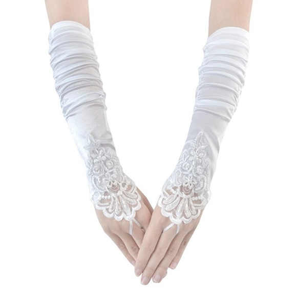 NWT Fingerless Gathered Beaded Sequin Gloves - Picture 3 of 8